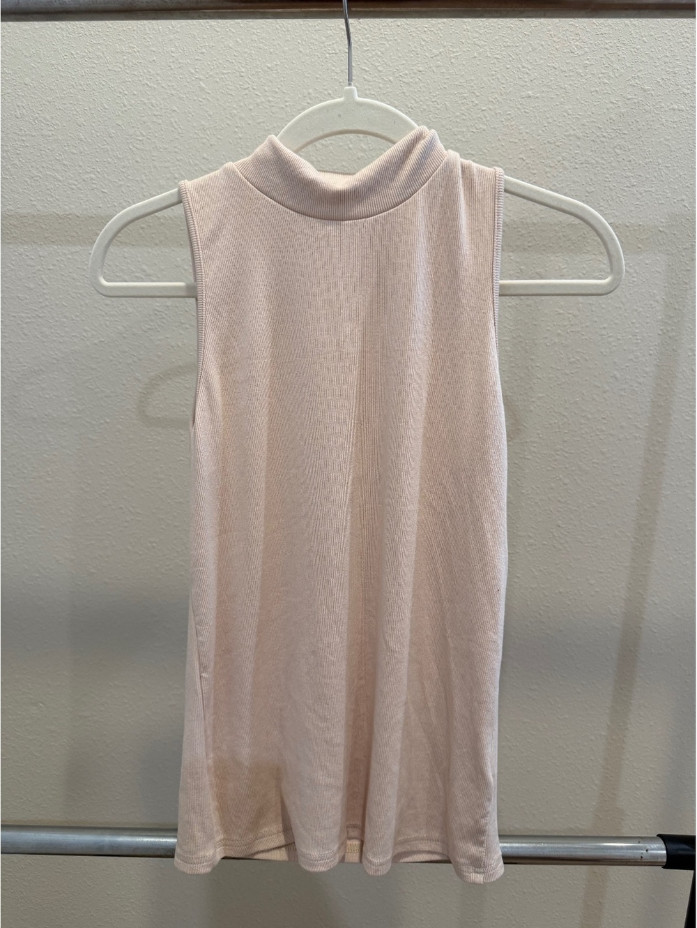 Women's Sleeveless Turtleneck Top